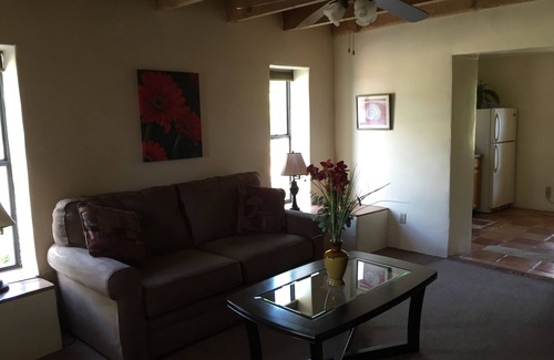 Abiquiu House | Martinez Casita - Adobe on the Plaza
