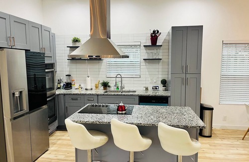 Peoplestown House | Marvelous 4-bedroom bungalow Near Downtown Atlanta