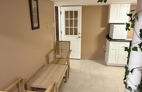 Alden Manor Apartment | Marvelous basement apartment with WiFi in Elmont