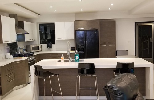 Costa Condo | Marvelous Views of Coastline Islands & City. Best Location