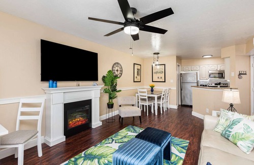 Ocean Side Village Condo | Mary-Etta2 · Elegant Ground Floor King Bed Condo · Half Mile from Beach