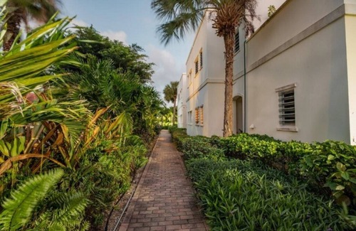 Venetian Road Settlement House | MaryJane Townhouse, Flamingo Park TCI