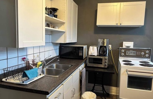 Winnipeg Apartment | Maryland Homestay - Downtown Apartment