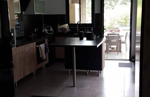 Carpentras House | Mas de ville with swimming pool in a green cocoon - Industrial spirit