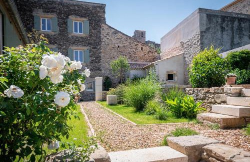 Laudun House | Mas des Aïeux