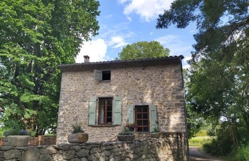 Saint-Hippolyte-du-Fort House | Mas du moulin neuf, holidayhome with private garden and jacuzzi