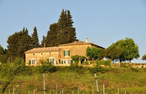 Cornillon Bed & Breakfast | Mas Les Escourtades Chambres d'hôtes