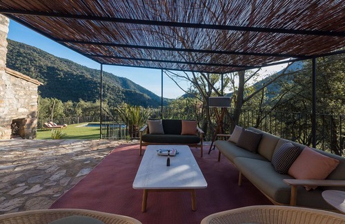 Osor Apartment | Masia La Piconera (Petit Luxe)