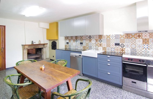 Bescano House | Masia with pool 20 people