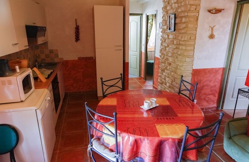 Thenon Cottage | MASKALI, gite l Ethnique, heated swimming pool open view