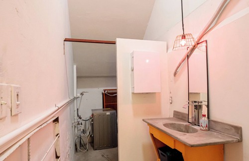 Centro House | Massive Loft- kid,pet and party friendly. Private parking. Minutes from border.