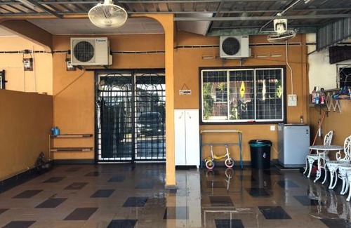 Muar House | Mastanah homestay