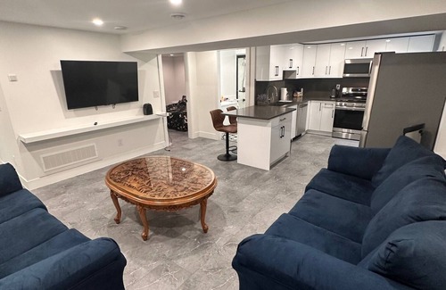 Delta Apartment | Master Bedroom+Attached bathroom in a Secondary Suite