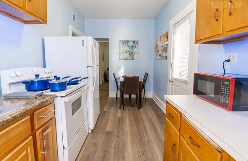 Bloomfield Apartment | Mathilda Street Trio - Stylish 2BR Apt