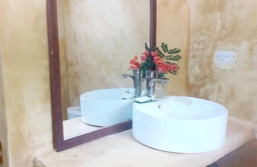 Mkunguni Hotel | Maua beach lodge