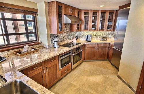 Kaanapali Villa | Maui Resort Rentals: Hyatt Residence Club – 3BR Oceanfront Lower Floor VIlla