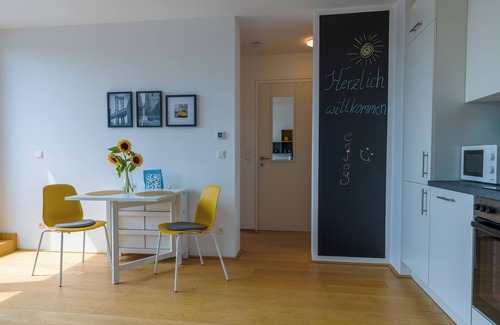 Donaustadt Apartment | Maureen Lovely 2 Bedroom Unit with Community Pool
