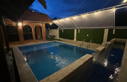 Kawasan Perindustrian Chendering House | Mawar 23 Chendering with Private Pool