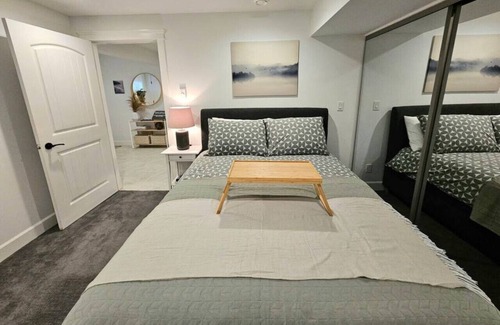 Maple Ridge House | Max & Tiff's Charming Albion Suite
