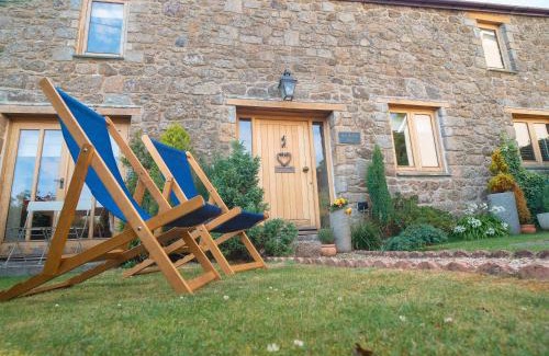Lustleigh House | May Blossom Barn