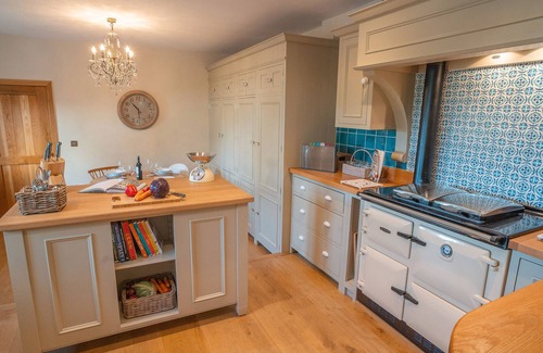 Newton Abbot Cottage | May Blossom Barn