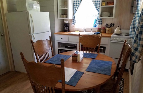Barton Cottage | May Brook Falls Cottages, Cottage #2