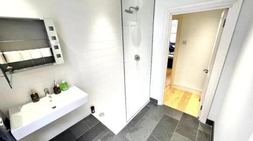Carnaby Apartment | Mayfair Stylish central London Modern Suite