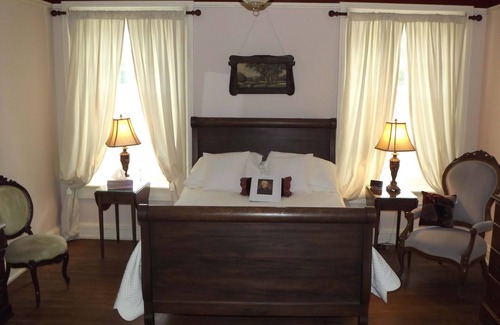 Buckingham House | Maysville Manor Bed & Breakfast
