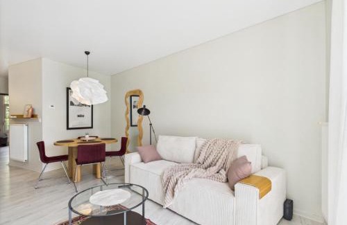 Nouvelle Ville Apartment | Mazarin Apartment- Private Parking