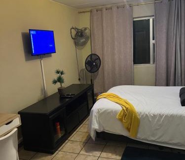 Arcadia Bed & Breakfast | Mbizo Cozy Retreat 307