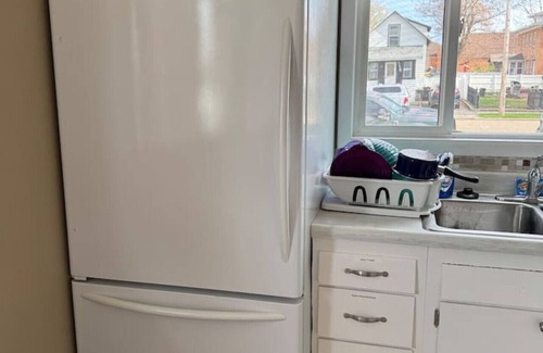 Miles City House | MC Headquarters AND Pets welcome