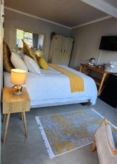 Malmesbury House | McCrae's Garden Suite