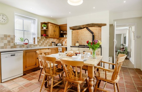 Whissonsett House | Meadow Farmhouse - Five Bedroom House, Sleeps 10