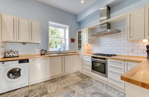 Blythburgh House | Meadow House - Four Bedroom House, Sleeps 8