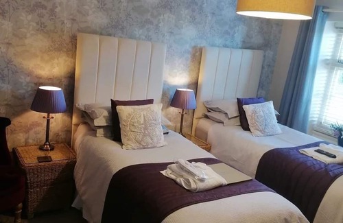 Wighton House | Meadow View Guest House