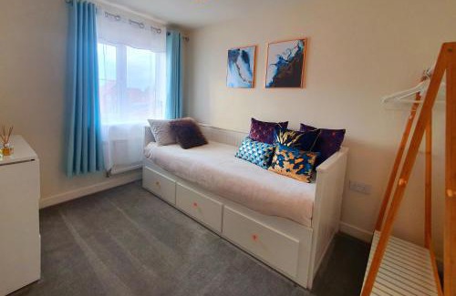 Pleasley House | Meadow View, luxury home in heart of England