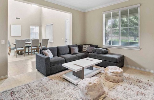 Eastvale House | Meadowbrook Retreat