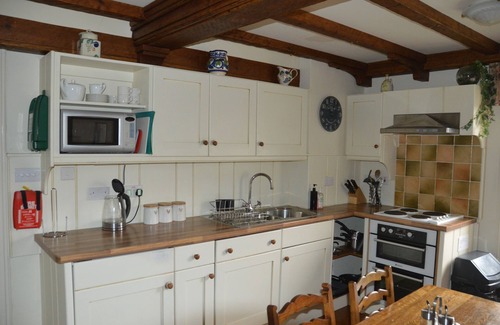 Pickering Cottage | Meadows Edge Cottage, Dog/Cat Friendly with fishing on site