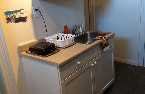 Mechanicsburg Apartment | Mechanicsburg Wow Studio w Kitchenette/Private Entrance - For 1-2 Guests.