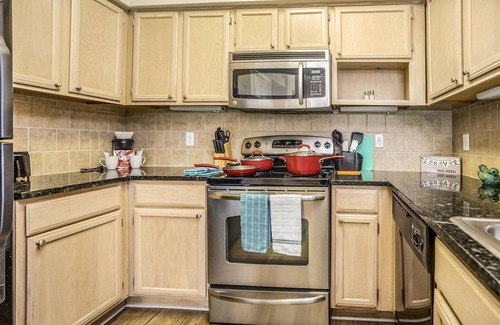 Braeswood Place House | Medical Center - Relaxing Stay - King Beds - Free Parking