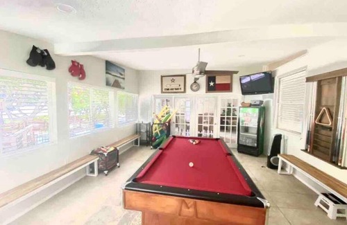 Lakehills House | Medina Lakefront Hideaway