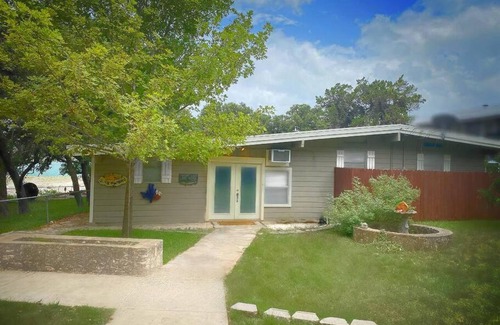 Lakehills House | Medina Lakefront Hideaway