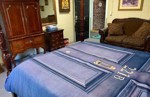 Groveland House | Medley Manor