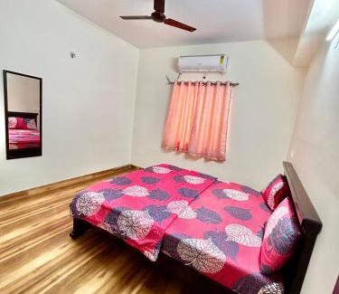 Madhapur Apartment | Mee Homes Madhapur Family Stay Fully Furnished 2 BHK Premium Flats 302