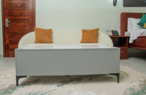 Dar es Salaam Hotel | MEGA Lodge