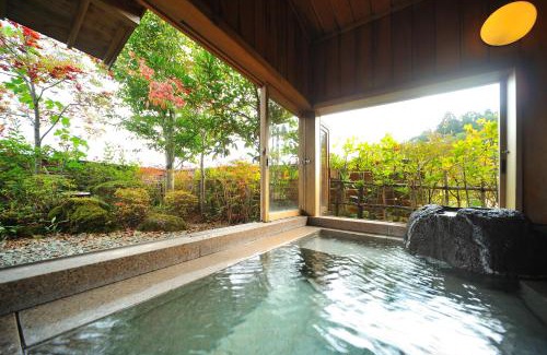 Kaminoyama Hotel | Meigetsuso
