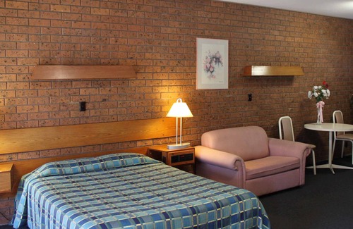 Beaconsfield Hotel | Melaleuca Lodge