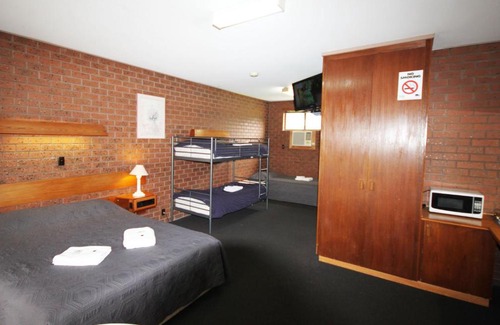 Beaconsfield Hotel | Melaleuca Lodge Beaconsfield
