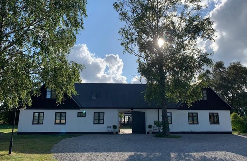 Kivik Bed & Breakfast | Mellby Atelier på Österlen