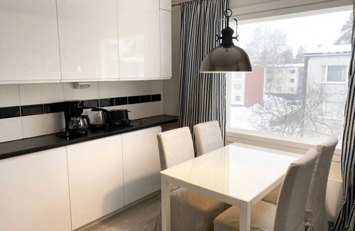 Itainen District Apartment | #MELLUNMÄKI · Renovated 3 bedroom apt next to metro